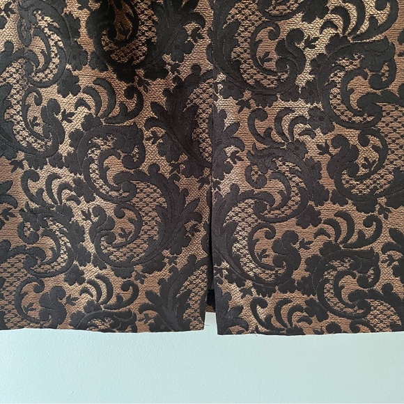 Ornamental Lace Pencil Skirt - Picture 6 of 11